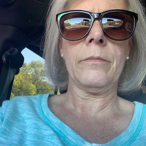 Meet your Posher, Cassandra